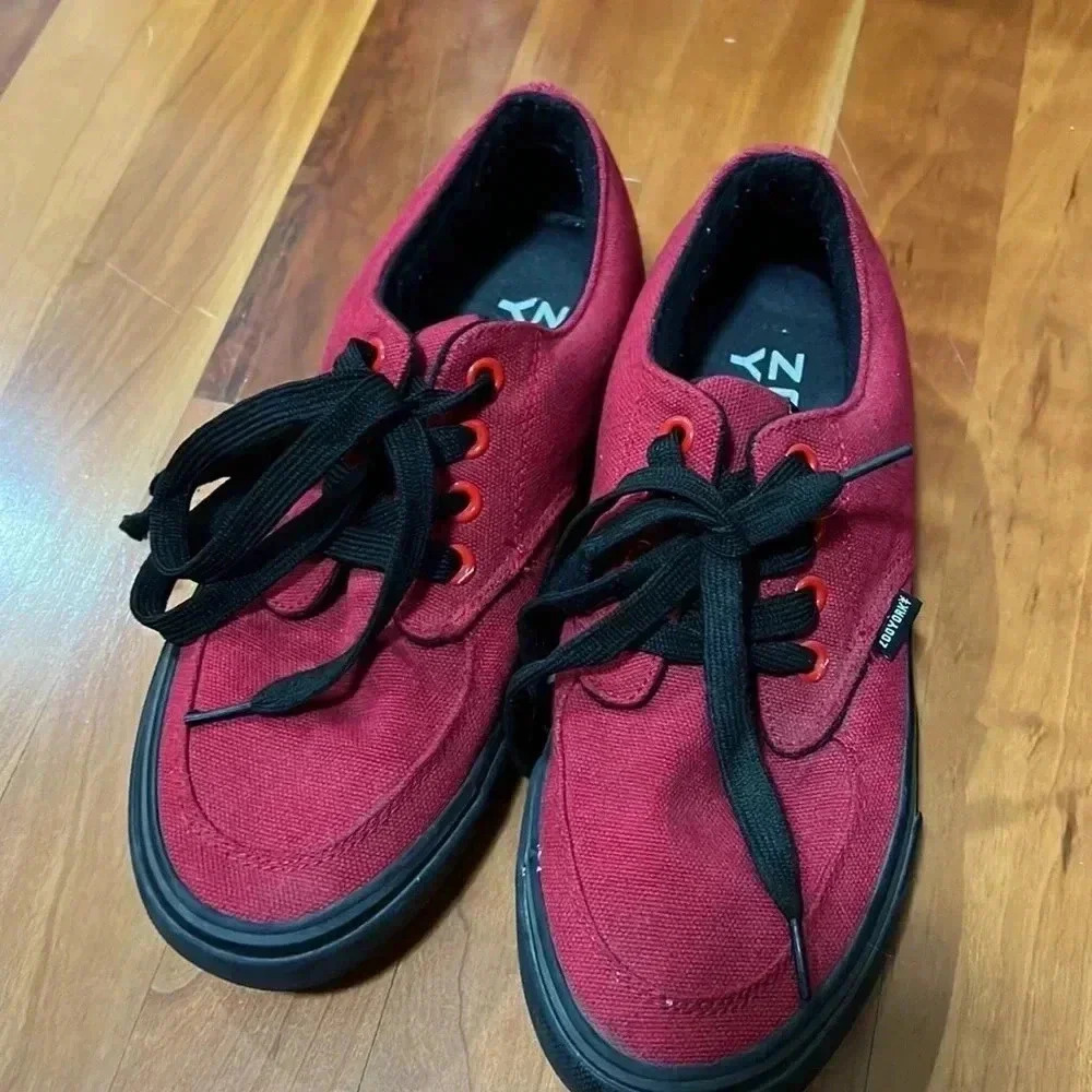 (17) Zoo York shoes - Picture 2 of 4